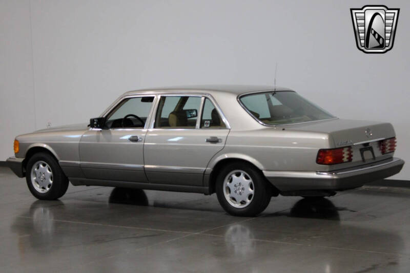 1988 Mercedes-Benz 560-Class 560 SEL