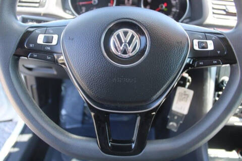 2017 Volkswagen Passat 1.8T S