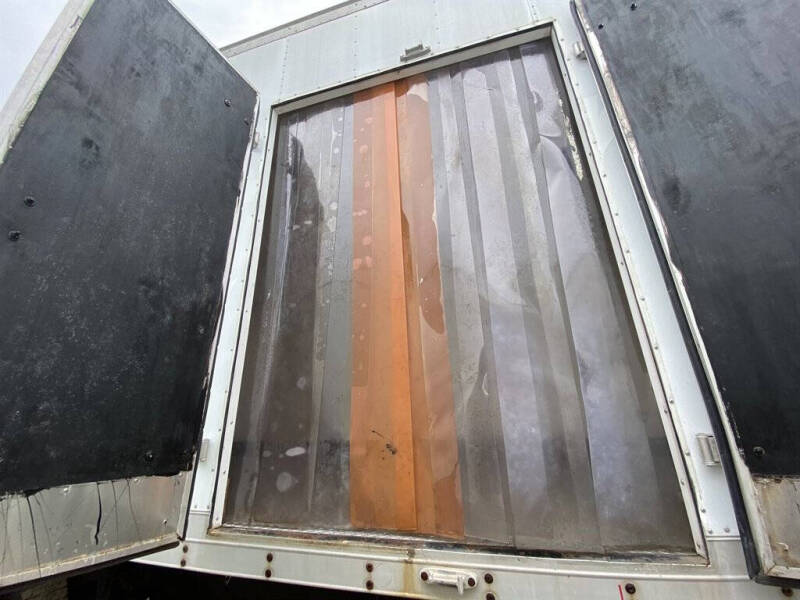 1998 Freightliner FL70