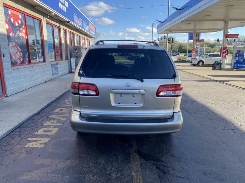 2001 Toyota Sienna LE