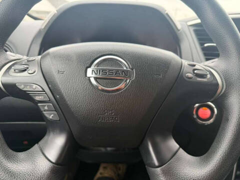 2017 Nissan Pathfinder SV