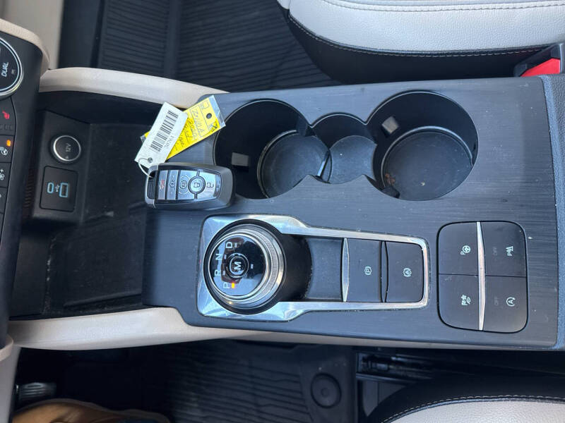 2020 Ford Escape Titanium