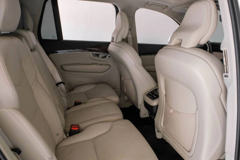 2019 Volvo XC90 T5 Momentum