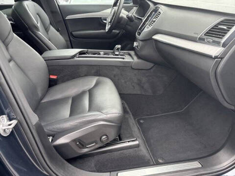 2025 Volvo XC90 B5 Core Bright Theme