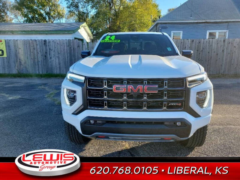 Used 2024 GMC Canyon AT4 with VIN 1GTP6DEK8R1203899 for sale in Liberal, KS