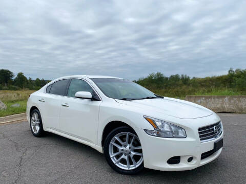 2011 Nissan Maxima for sale at Super Bee Auto in Chantilly VA