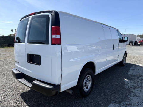 2022 Chevrolet Express 2500