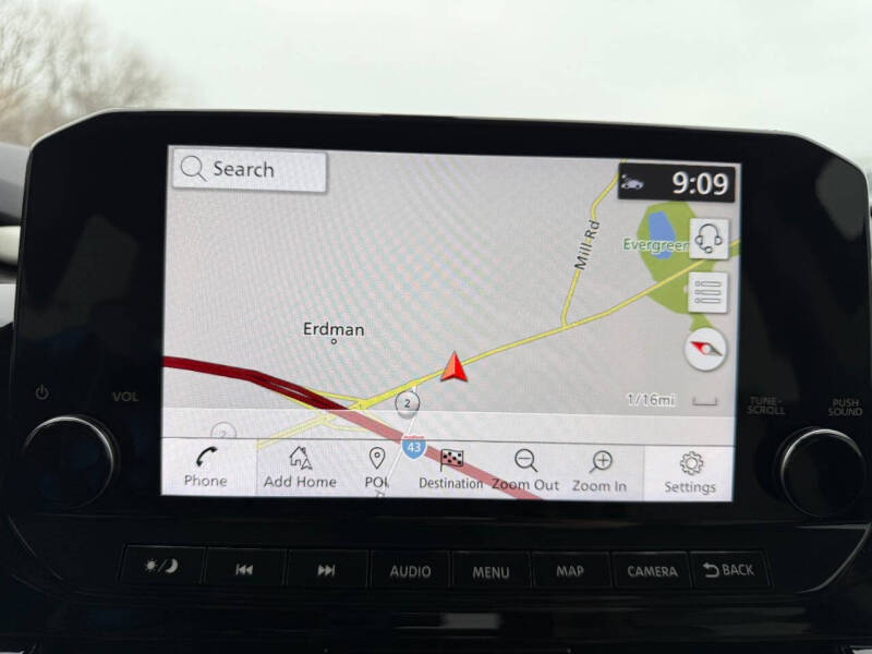 2023 Nissan Pathfinder SL