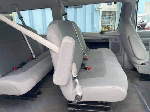 2011 Ford E-Series E-350 SD XLT