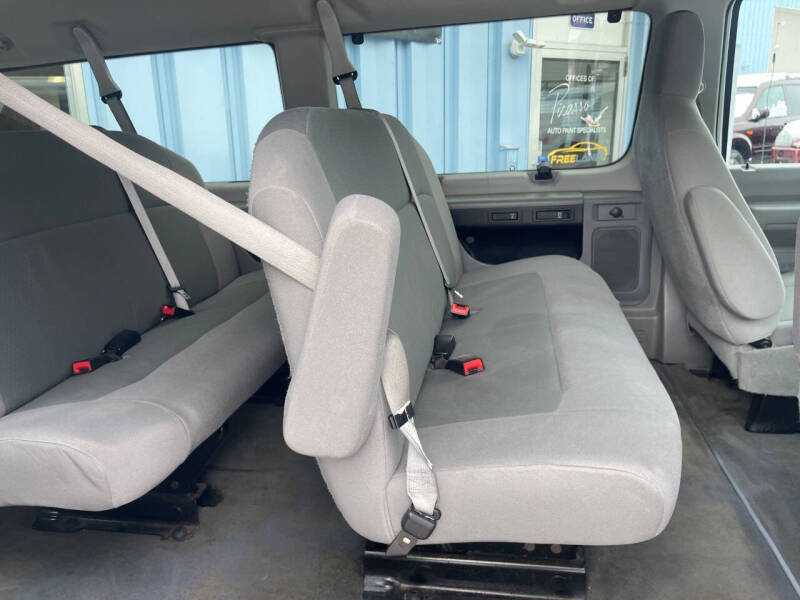 2011 Ford E-Series E-350 SD XLT