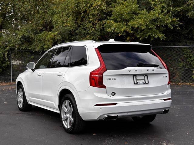 2021 Volvo XC90 T6 Momentum 7-Passenger