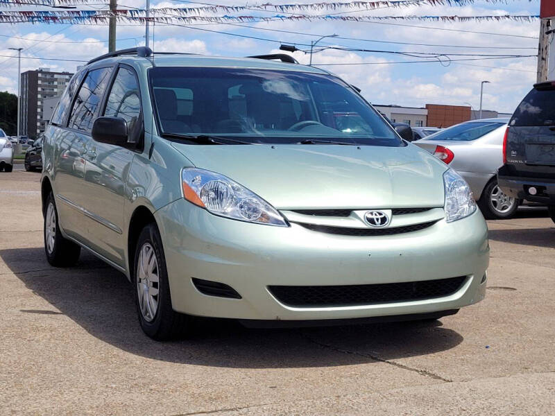 Image 2 of 2009 Toyota Sienna CE 7-Passenger