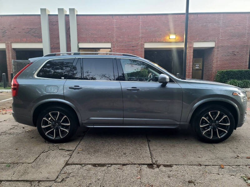 2017 Volvo XC90 T6 Momentum