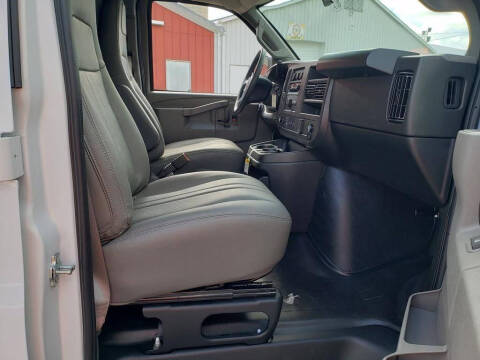 2025 Chevrolet Express 2500