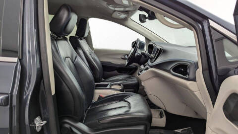 2021 Chrysler Pacifica Touring L