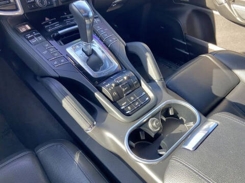 2020 Porsche Macan Turbo