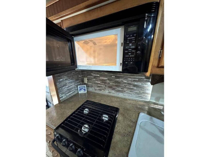 2009 Freightliner MC Chassis