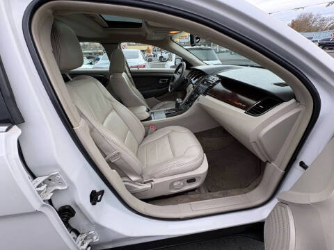 2011 Ford Taurus SEL