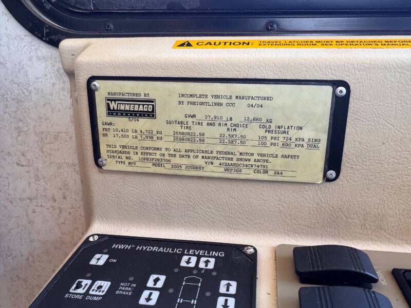 2005 Winnebago Journey