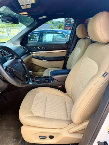 2017 Ford Explorer