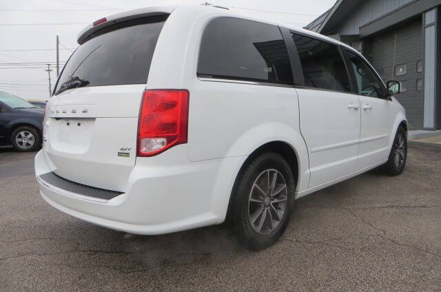 2017 Dodge Grand Caravan SXT photo 25