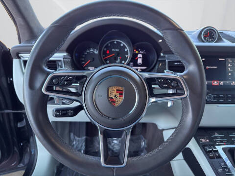 2017 Porsche Macan Turbo