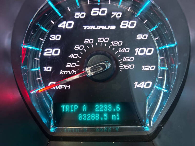 2011 Ford Taurus SE