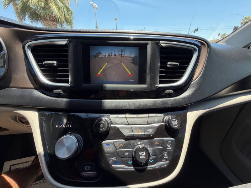 2018 Chrysler Pacifica LX