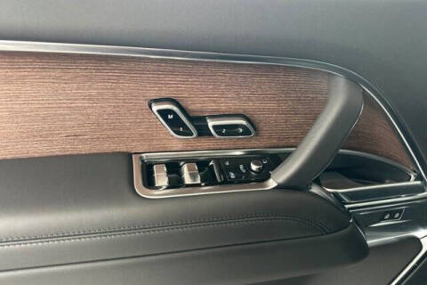 2025 Land Rover Range Rover P530 SE LWB