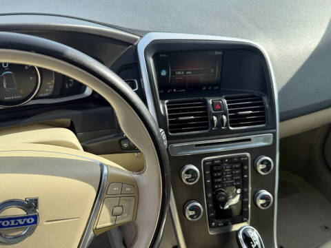 2015 Volvo XC60 T5 Drive-E Premier