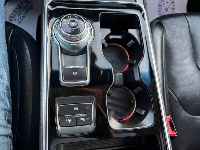 2020 Ford Edge Titanium