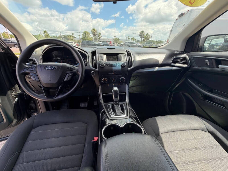 2017 Ford Edge SE