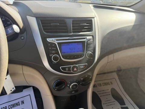 2013 Hyundai Accent GLS