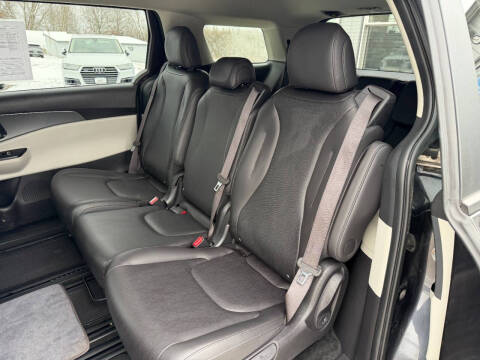 2024 Kia Carnival LX