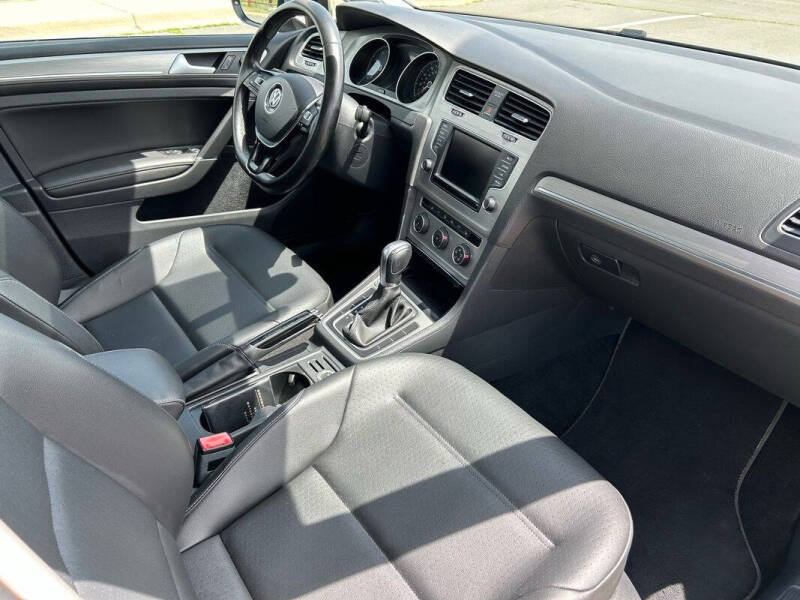 2016 Volkswagen Golf