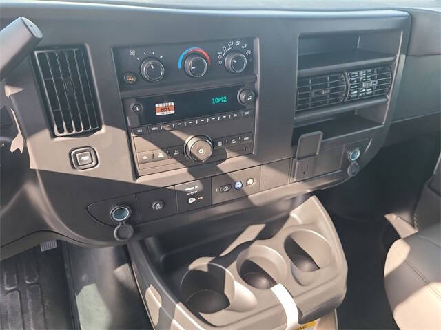 2025 Chevrolet Express 2500