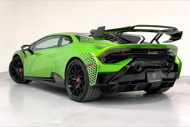 2022 Lamborghini Huracan STO