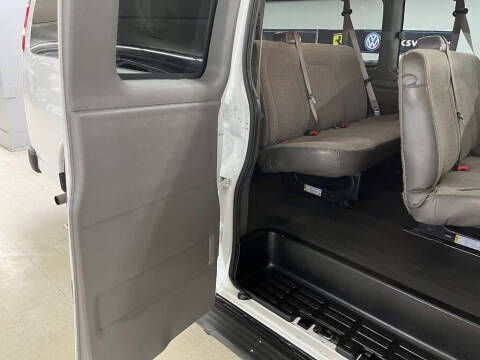 2022 Chevrolet Express LS 3500