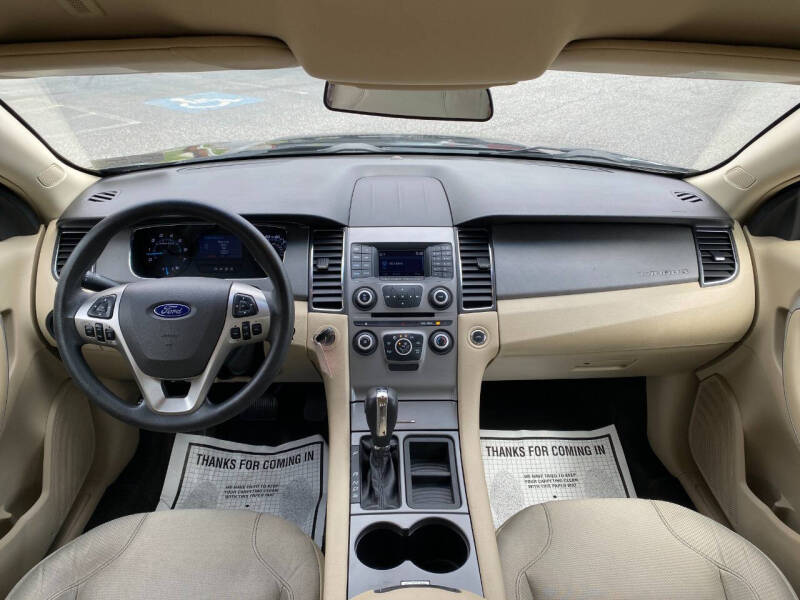 2015 Ford Taurus SE