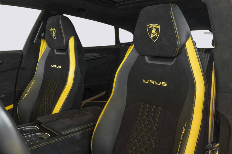 2024 Lamborghini Urus Performante