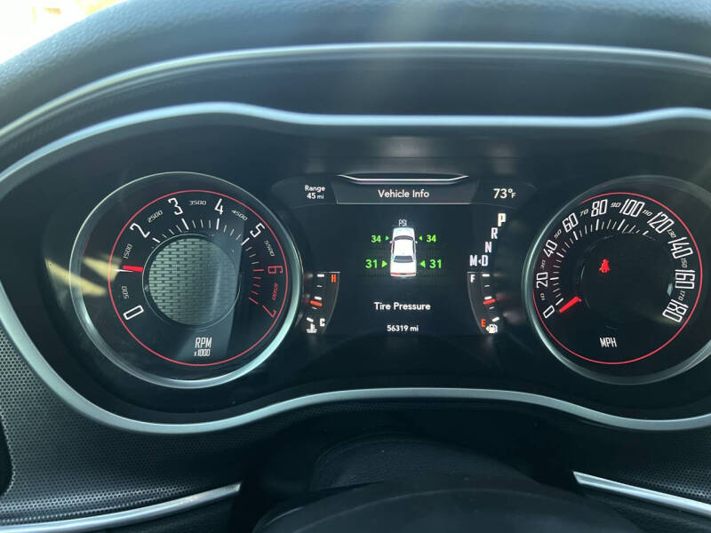 2016 Dodge Challenger 392 HEMI Scat Pack Shaker