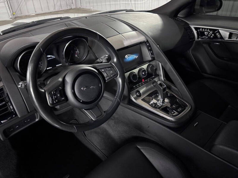 2017 Jaguar F-TYPE Premium