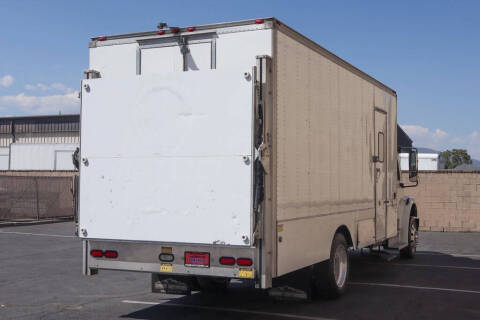 2016 Freightliner M2 106