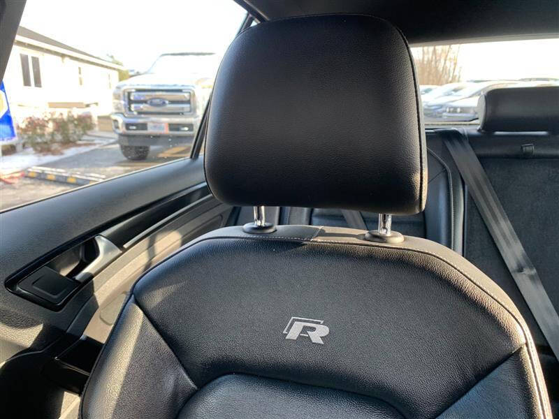 2017 Volkswagen Golf R 4Motion