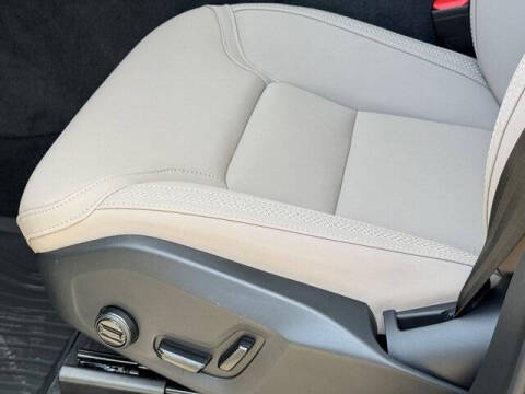 2026 Volvo XC90 T8 Plus 7P