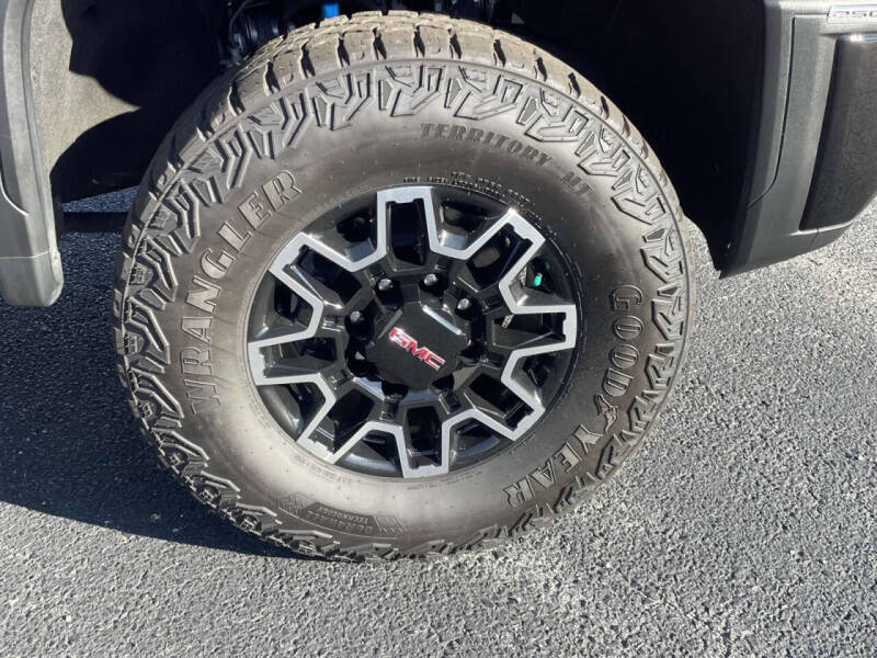 2024 GMC Sierra 2500HD AT4X