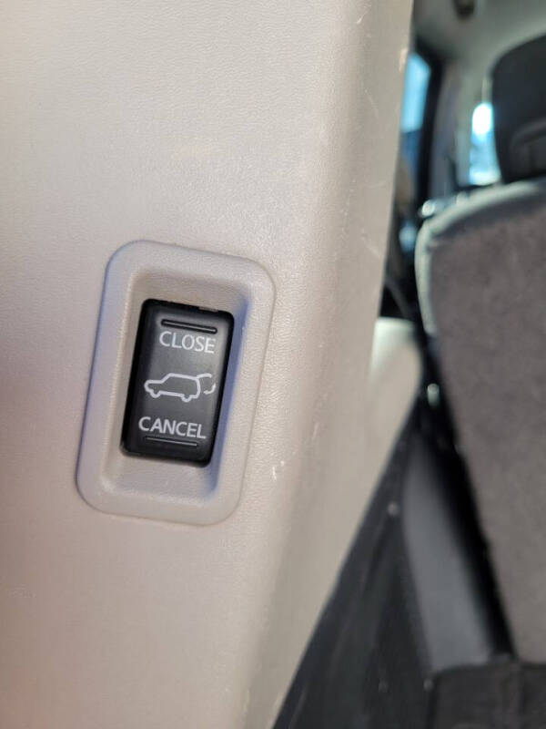 2015 Nissan Armada SV