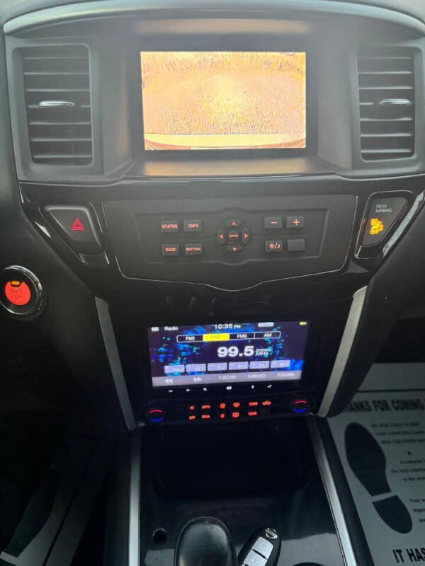 2015 Nissan Pathfinder SV