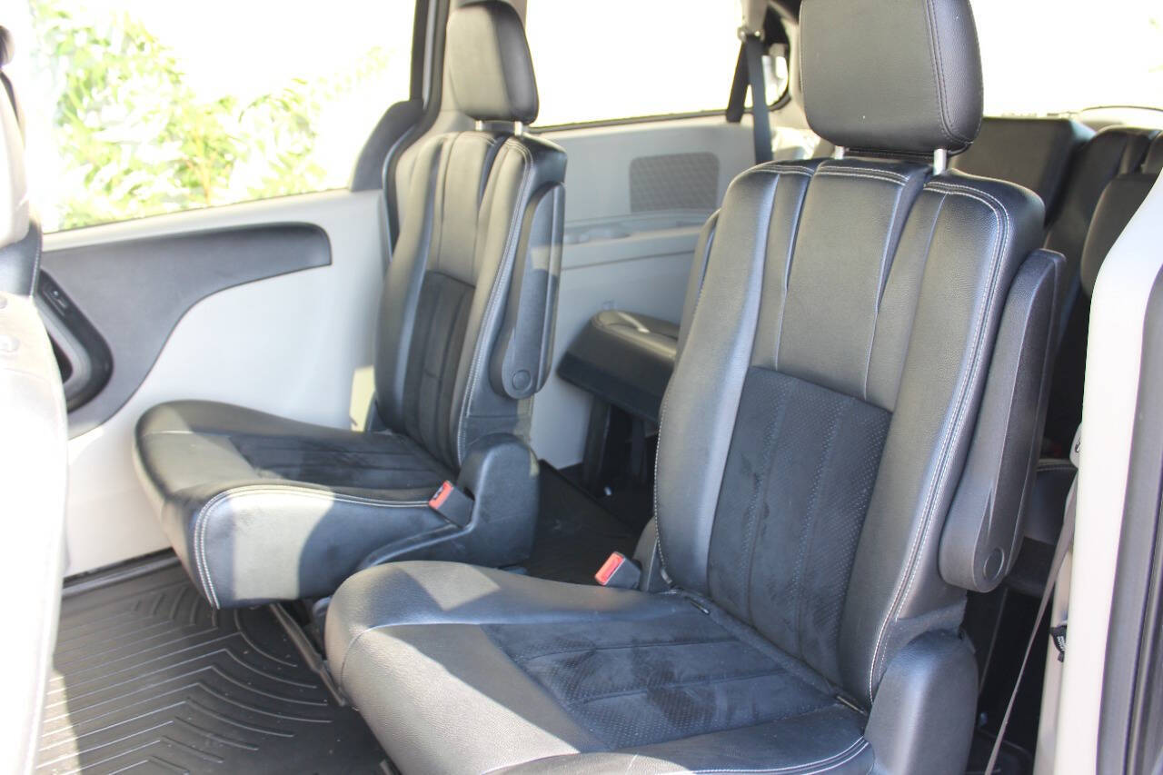 DodgeGrand Caravan13