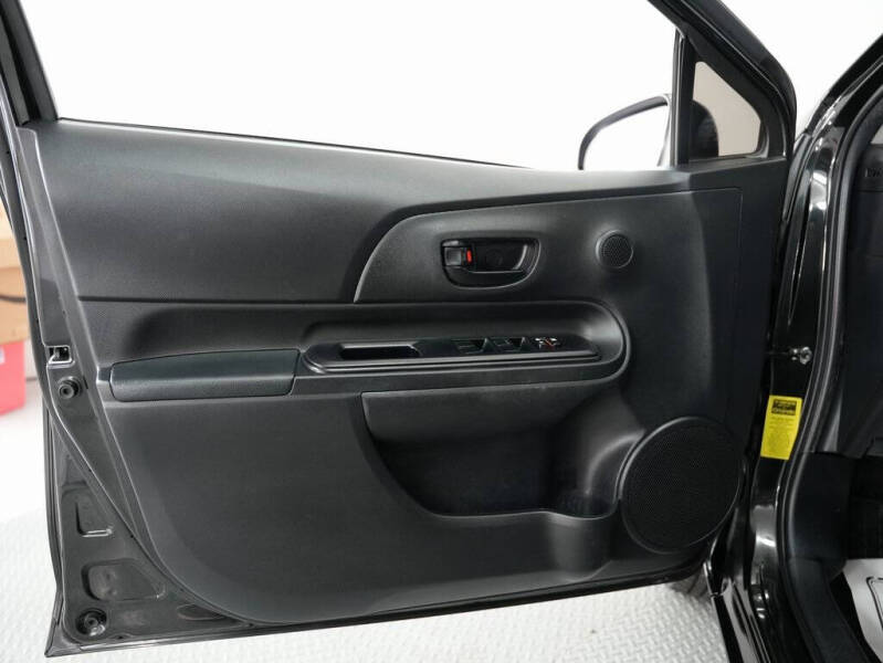 2015 Toyota Prius c One